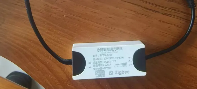 Image 1 of input:100-240v output:36v power:9-12W
